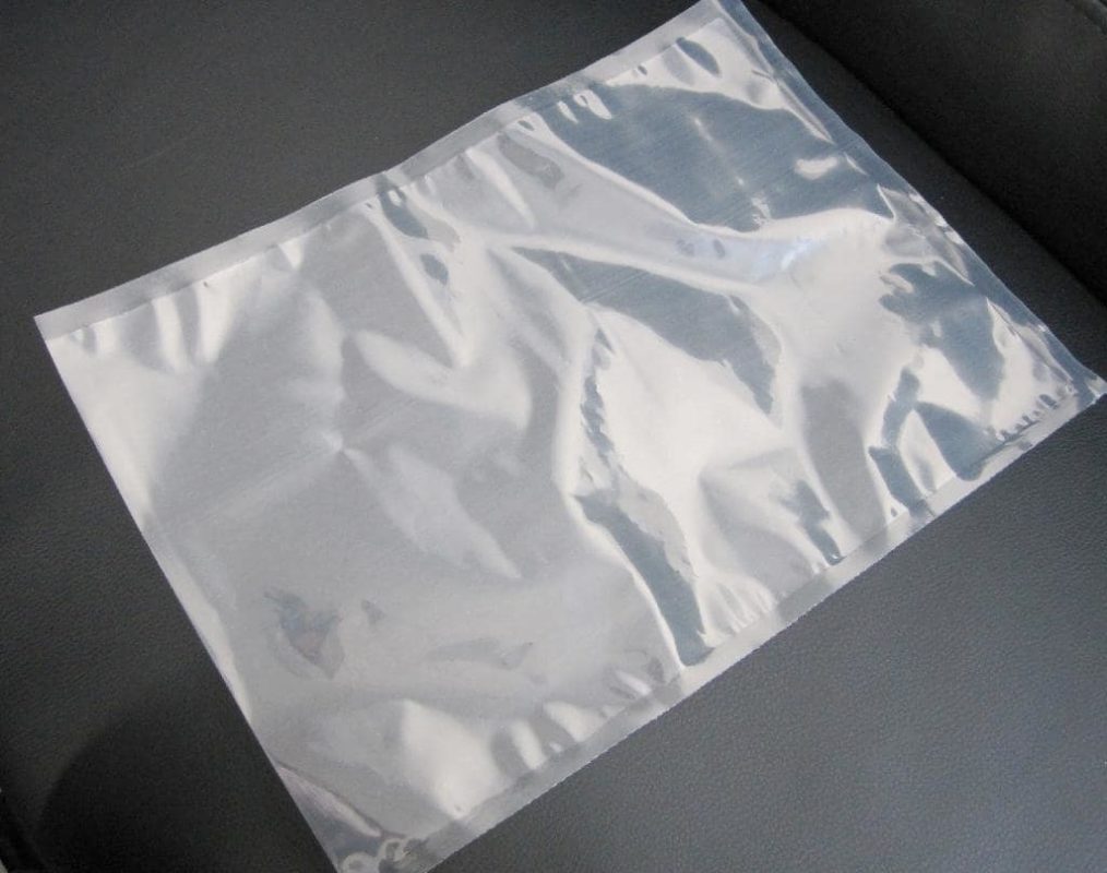 Túi được làm từ nhựa Polyethylene rất tiện dụng