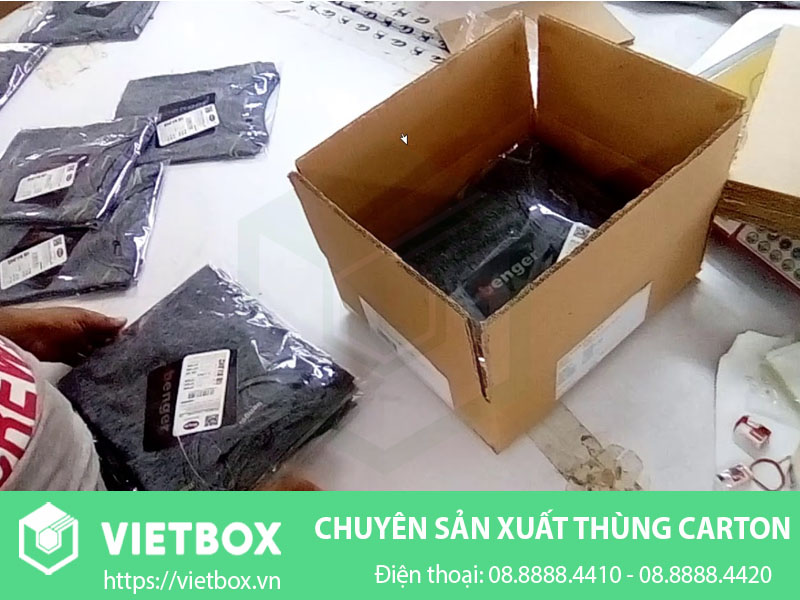 Thùng giấy đựng hàng may mặc