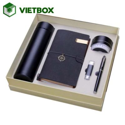 Quy trình làm hộp quà doanh nghiệp từ thiết kế đến in, gia công và đóng gói