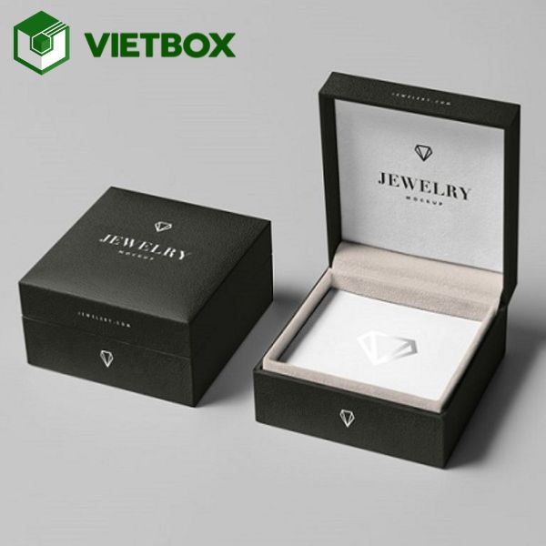 in-hop-dung-trang-suc-ep-kim-cao-cap-tao-diem-nhan-cho-thuong-hieu (1) Dịch vụ in hộp đựng trang sức ép kim theo yêu cầu với đa dạng chất liệu và kiểu dáng