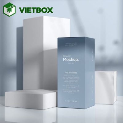 Giá in hộp mỹ phẩm theo yêu cầu phụ thuộc vào kích thước, chất liệu, số lượng, kiểu dáng, kỹ thuật in và yêu cầu gia công